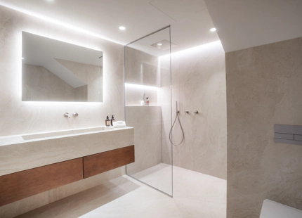 ÁTICO DÚPLEX ELEGANTEMENTE RENOVADO CON TERRAZAS PANORÁMICAS EN NUEVA ANDALUCÍA