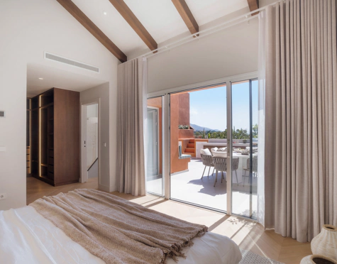Duplex Penthouse for sale in Nueva Andalucia, Marbella