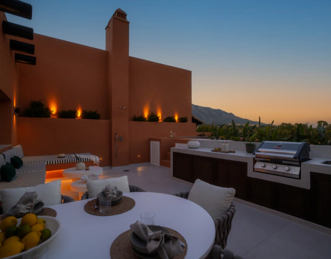 Duplex Penthouse for sale in Nueva Andalucia, Marbella