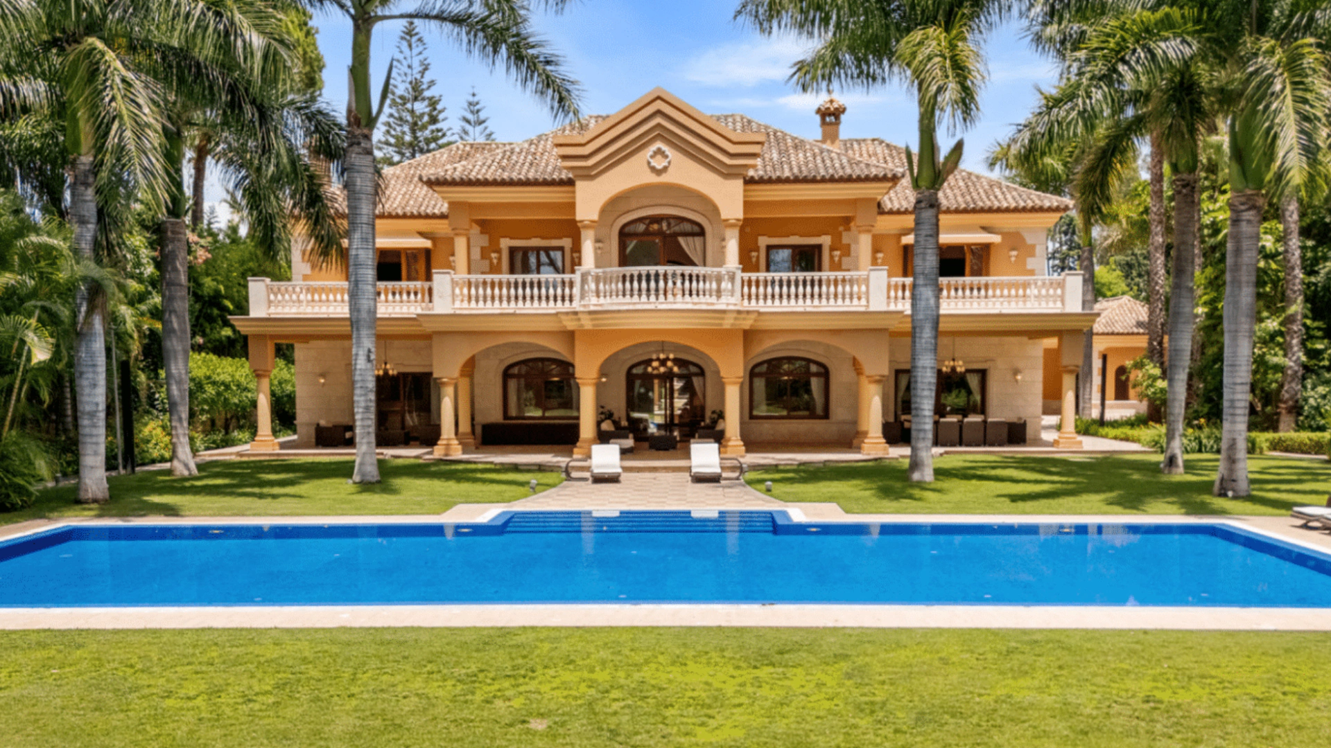 Villa for sale in Guadalmina Baja, San Pedro de Alcantara