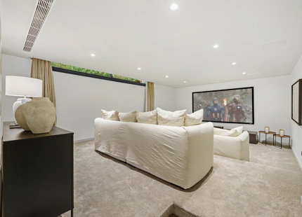 VILLA CONTEMPORÁNEA CON PISCINA PRIVADA Y SOLARIUM EN NUEVA ANDALUCÍA