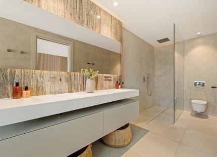 VILLA CONTEMPORÁNEA CON PISCINA PRIVADA Y SOLARIUM EN NUEVA ANDALUCÍA