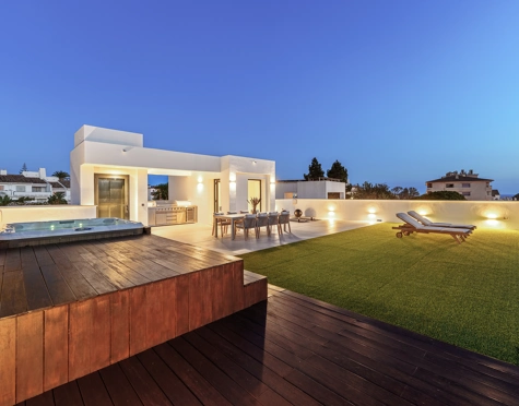 Villa for sale in Nueva Andalucia, Marbella