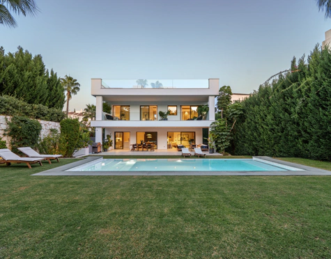 Villa for sale in Nueva Andalucia, Marbella