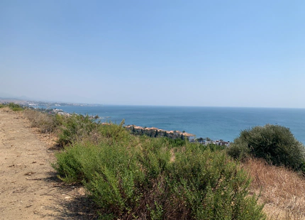 PARCELA EXCLUSIVA CON VISTAS PANORÁMICAS AL MAR EN VENTA EN CASARES DEL SOL