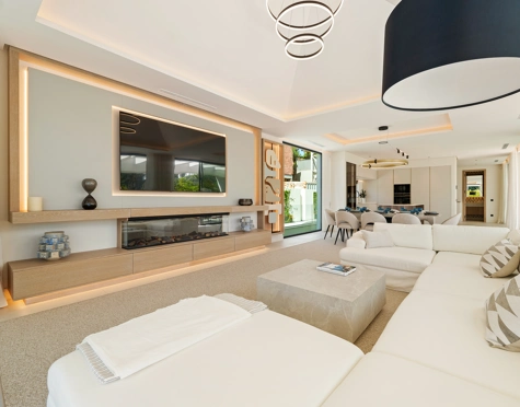 Villa for sale in Linda Vista Baja, San Pedro de Alcantara