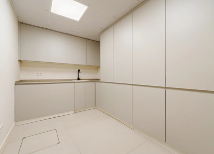 VILLA CONTEMPORÁNEA DE LUJO CON AMENIDADES MODERNAS EN SAN PEDRO DE ALCÁNTARA