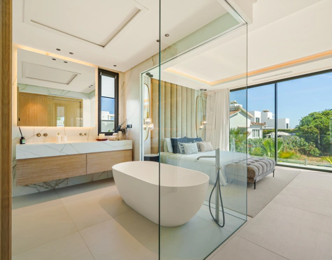 Villa for sale in Linda Vista Baja, San Pedro de Alcantara