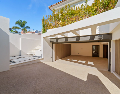 Villa for sale in Linda Vista Baja, San Pedro de Alcantara