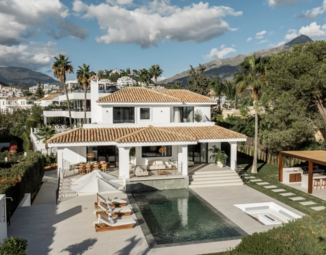 Villa for sale in Nueva Andalucia, Marbella
