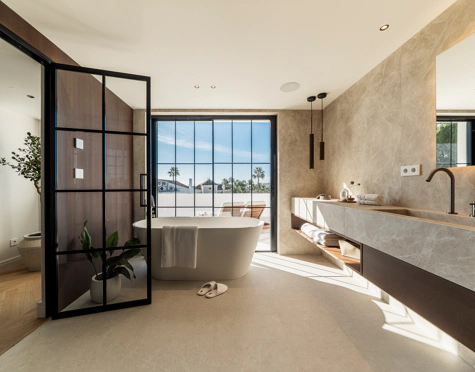 Villa for sale in Nueva Andalucia, Marbella