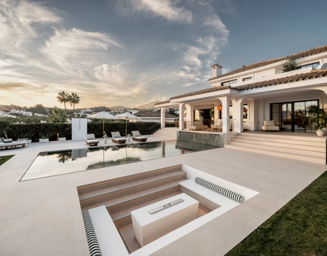 Villa for sale in Nueva Andalucia, Marbella