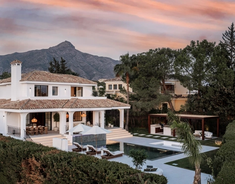 Villa for sale in Nueva Andalucia, Marbella