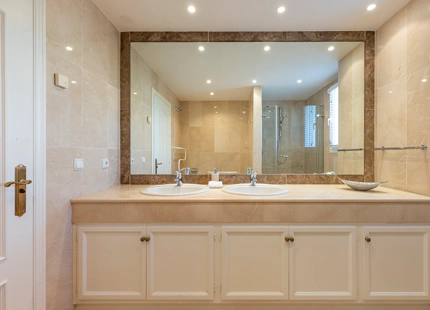 ELEGANT FRONTLINE GOLF VILLA WITH TIMELESS ANDALUSIAN CHARACTER IN LA QUINTA