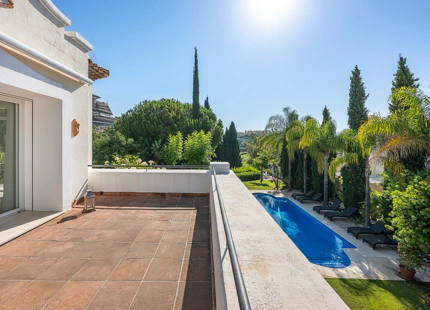 ELEGANT FRONTLINE GOLF VILLA WITH TIMELESS ANDALUSIAN CHARACTER IN LA QUINTA