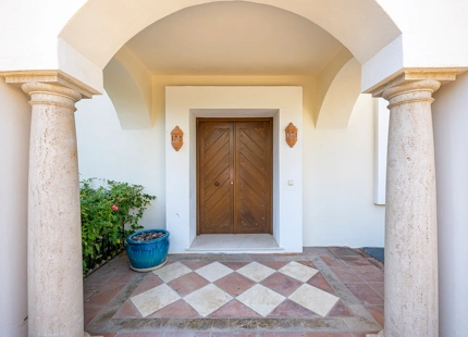 ELEGANT FRONTLINE GOLF VILLA WITH TIMELESS ANDALUSIAN CHARACTER IN LA QUINTA