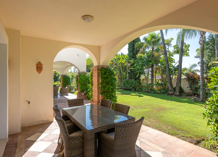 ELEGANT FRONTLINE GOLF VILLA WITH TIMELESS ANDALUSIAN CHARACTER IN LA QUINTA