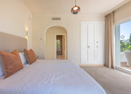 ELEGANT FRONTLINE GOLF VILLA WITH TIMELESS ANDALUSIAN CHARACTER IN LA QUINTA