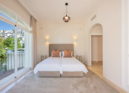 ELEGANT FRONTLINE GOLF VILLA WITH TIMELESS ANDALUSIAN CHARACTER IN LA QUINTA