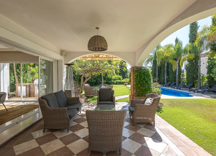 ELEGANT FRONTLINE GOLF VILLA WITH TIMELESS ANDALUSIAN CHARACTER IN LA QUINTA