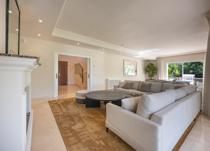 ELEGANT FRONTLINE GOLF VILLA WITH TIMELESS ANDALUSIAN CHARACTER IN LA QUINTA