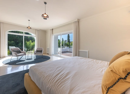 ELEGANT FRONTLINE GOLF VILLA WITH TIMELESS ANDALUSIAN CHARACTER IN LA QUINTA