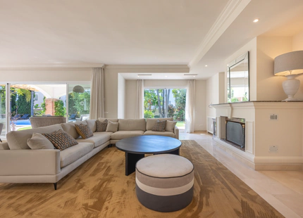 ELEGANT FRONTLINE GOLF VILLA WITH TIMELESS ANDALUSIAN CHARACTER IN LA QUINTA