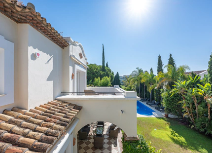 ELEGANT FRONTLINE GOLF VILLA WITH TIMELESS ANDALUSIAN CHARACTER IN LA QUINTA