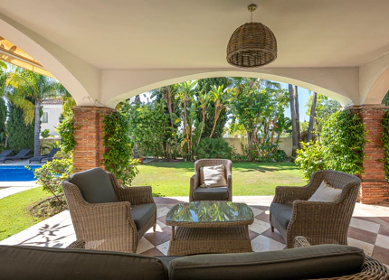 ELEGANT FRONTLINE GOLF VILLA WITH TIMELESS ANDALUSIAN CHARACTER IN LA QUINTA