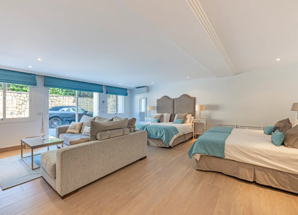 ELEGANT FRONTLINE GOLF VILLA WITH TIMELESS ANDALUSIAN CHARACTER IN LA QUINTA