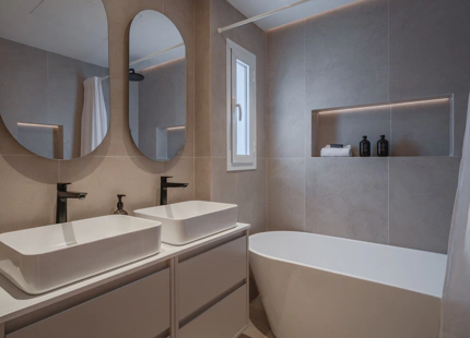 FRONTLINE MARINA DUPLEX PENTHOUSE WITH PANORAMIC VIEWS FOR SALE IN PUERTO BANUS