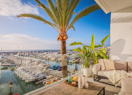 FRONTLINE MARINA DUPLEX PENTHOUSE WITH PANORAMIC VIEWS FOR SALE IN PUERTO BANUS