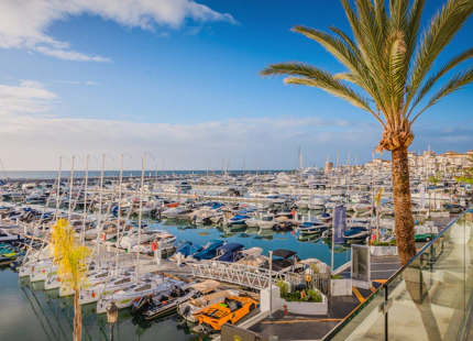 FRONTLINE MARINA DUPLEX PENTHOUSE WITH PANORAMIC VIEWS FOR SALE IN PUERTO BANUS