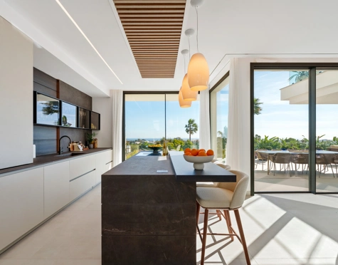 Villa for sale in La Quinta, Benahavis