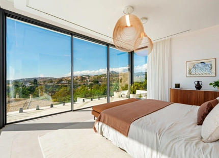 VILLA DE LUJO CON VISTAS MAGNÍFICAS EN VENTA EN LA QUINTA