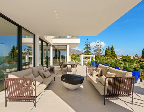 Villa for sale in La Quinta, Benahavis