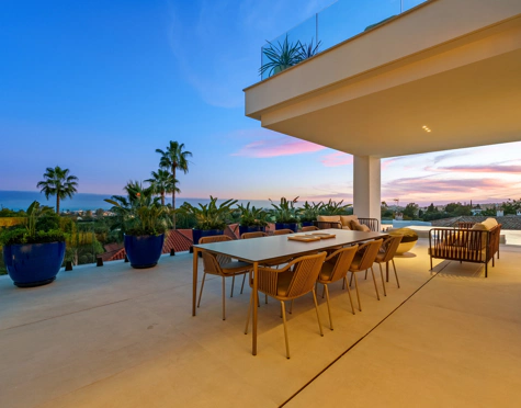 Villa for sale in La Quinta, Benahavis
