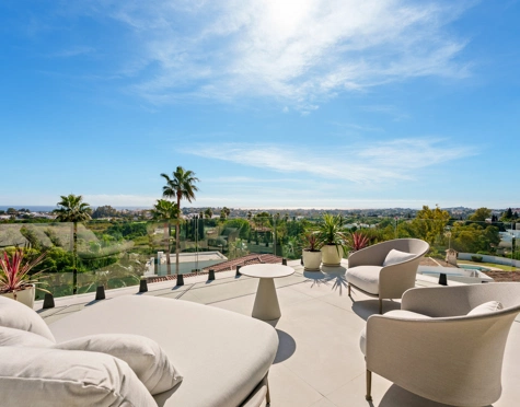 Villa for sale in La Quinta, Benahavis