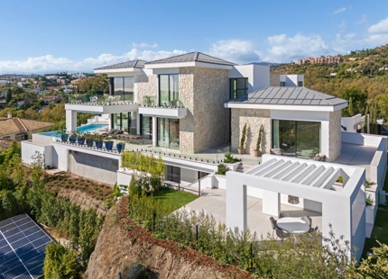 VILLA DE LUJO CON VISTAS MAGNÍFICAS EN VENTA EN LA QUINTA