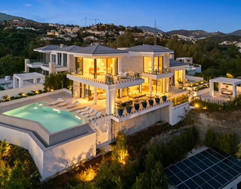 Villa for sale in La Quinta, Benahavis