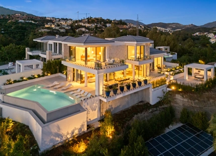 VILLA DE LUJO CON VISTAS MAGNÍFICAS EN VENTA EN LA QUINTA