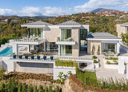 VILLA DE LUJO CON VISTAS MAGNÍFICAS EN VENTA EN LA QUINTA