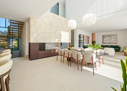 ENCANTADORA VILLA CONTEMPORÁNEA CON VISTAS PANORÁMICAS EN VENTA EN LA QUINTA