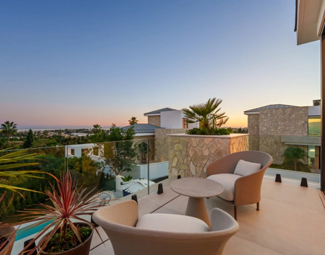 Villa for sale in La Quinta, Benahavis