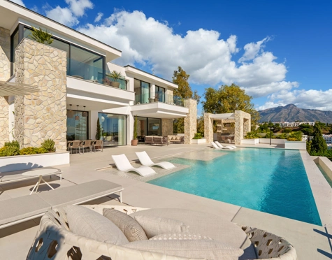 Villa for sale in La Quinta, Benahavis