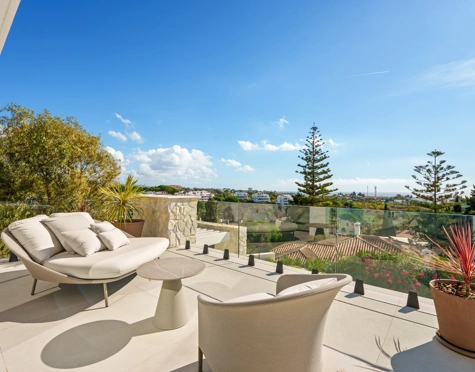 Villa for sale in La Quinta, Benahavis