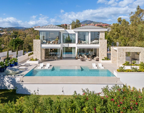 Villa for sale in La Quinta, Benahavis