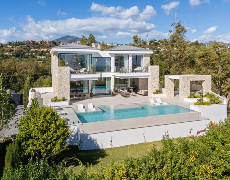 Villa for sale in La Quinta, Benahavis
