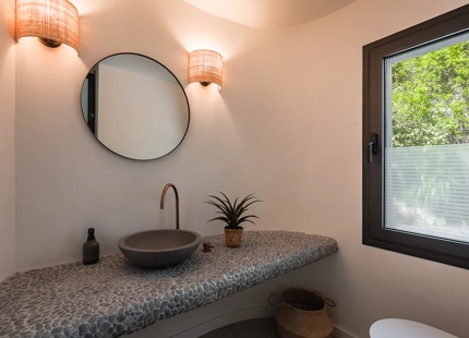 RENOVATED LUXURY VILLA WITH SEA VIEWS FOR SALE IN EL MADROÑAL