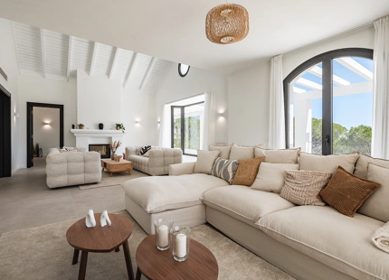 RENOVATED LUXURY VILLA WITH SEA VIEWS FOR SALE IN EL MADROÑAL